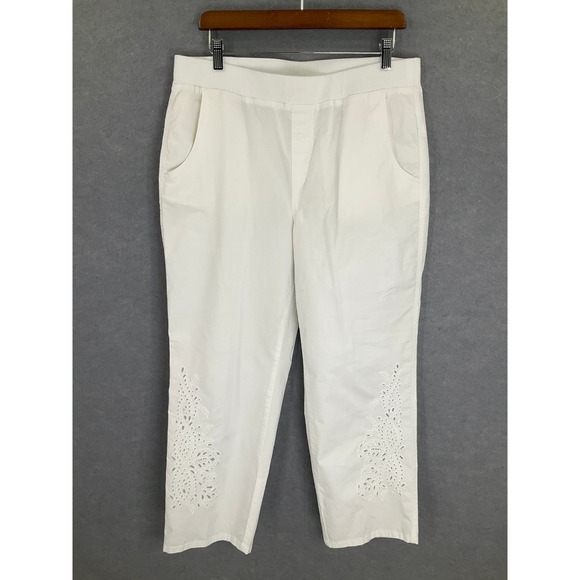 Chico's Pants - Chicos Women's‎ White Pants Size 2 (US L) Cropped Eyelet Details Vacation Cruise